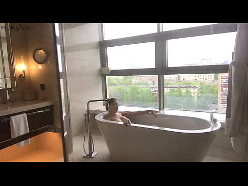 ❤️ Une énorme nana se branlant passionnément la chatte dans la salle de bains ❤ Vidéo de porno at fr.myteporn.ru ❤